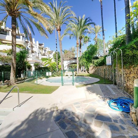 1104 First Line Beach Apartment Golden Beach Pool マルベーリャ エクステリア 写真