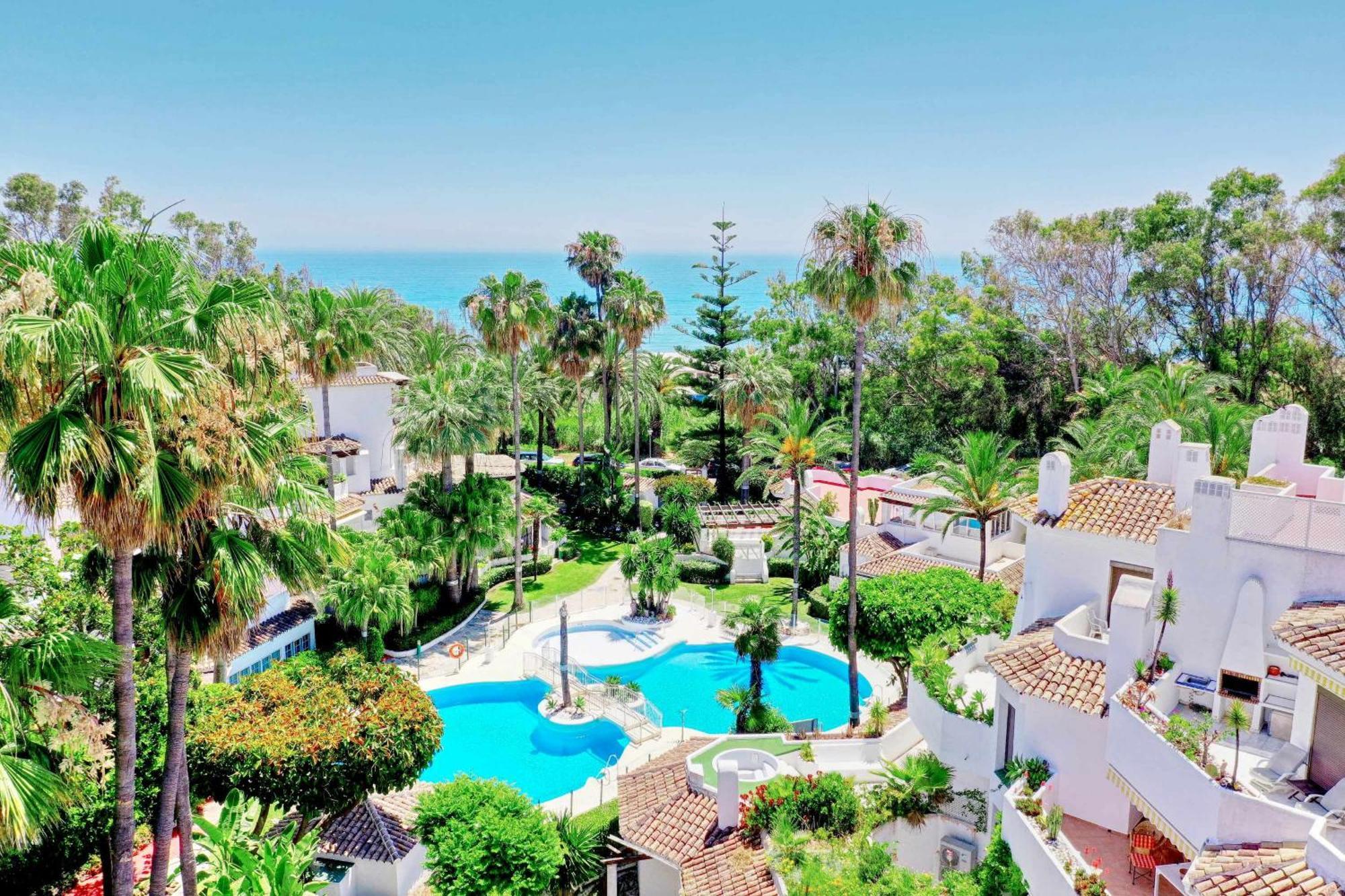 1104 First Line Beach Apartment Golden Beach Pool マルベーリャ エクステリア 写真