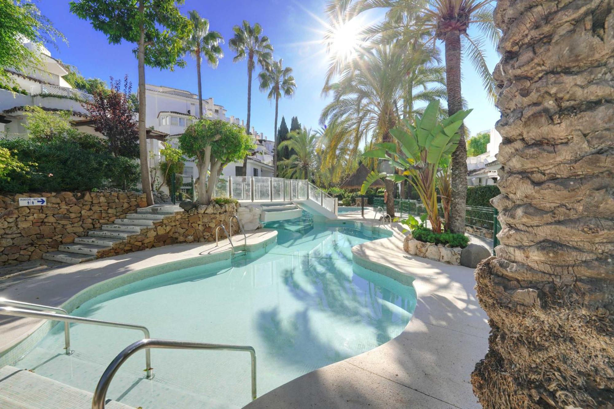 1104 First Line Beach Apartment Golden Beach Pool マルベーリャ エクステリア 写真