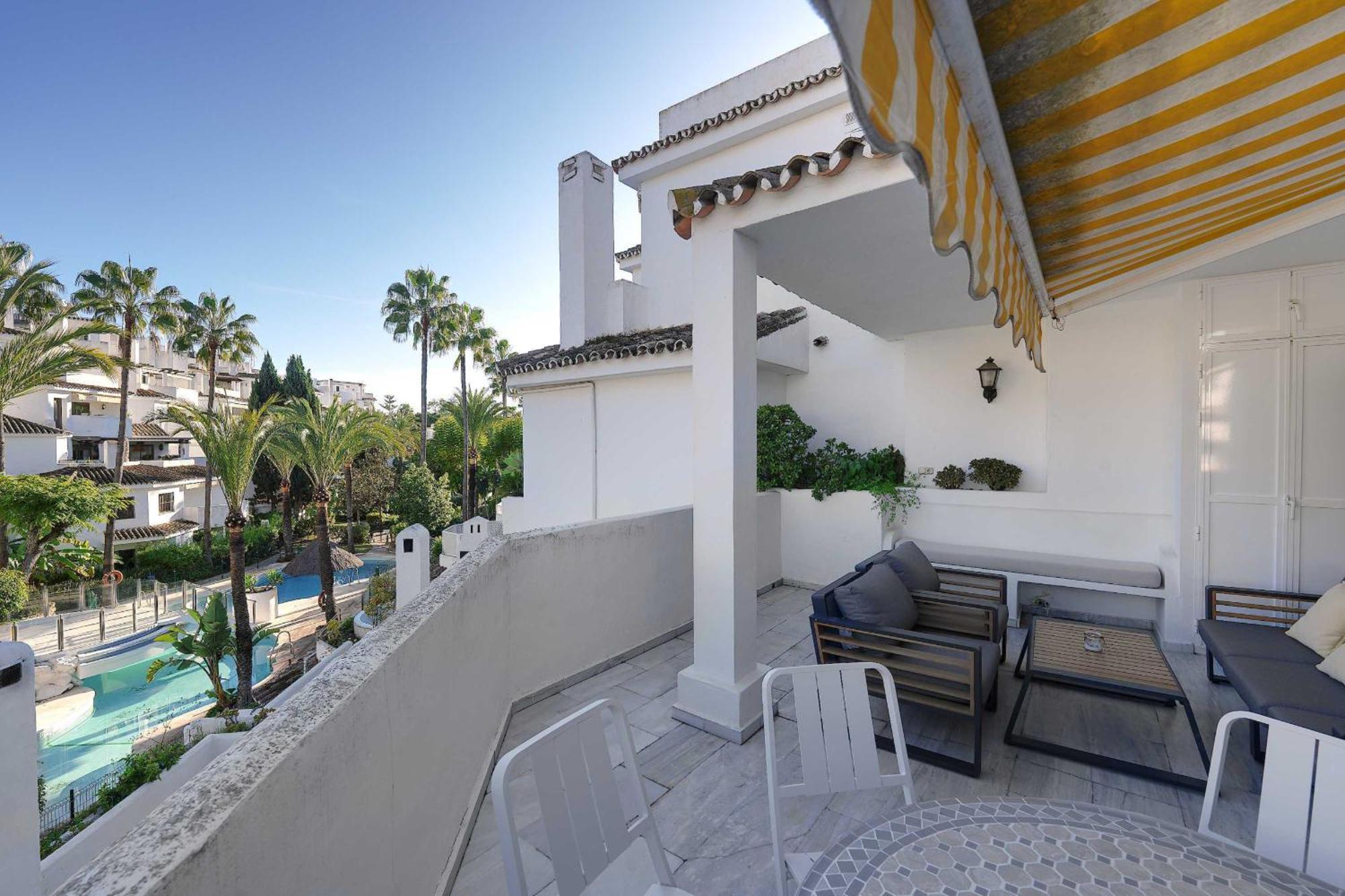 1104 First Line Beach Apartment Golden Beach Pool マルベーリャ エクステリア 写真